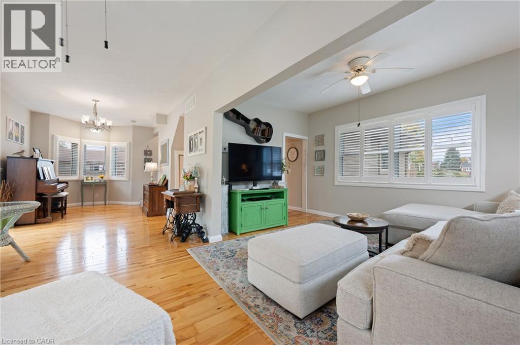61 BROWN Street - 10