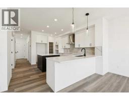 Kitchen - 118 Creekstone Place Sw, Calgary, AB T2X5M8 Photo 6