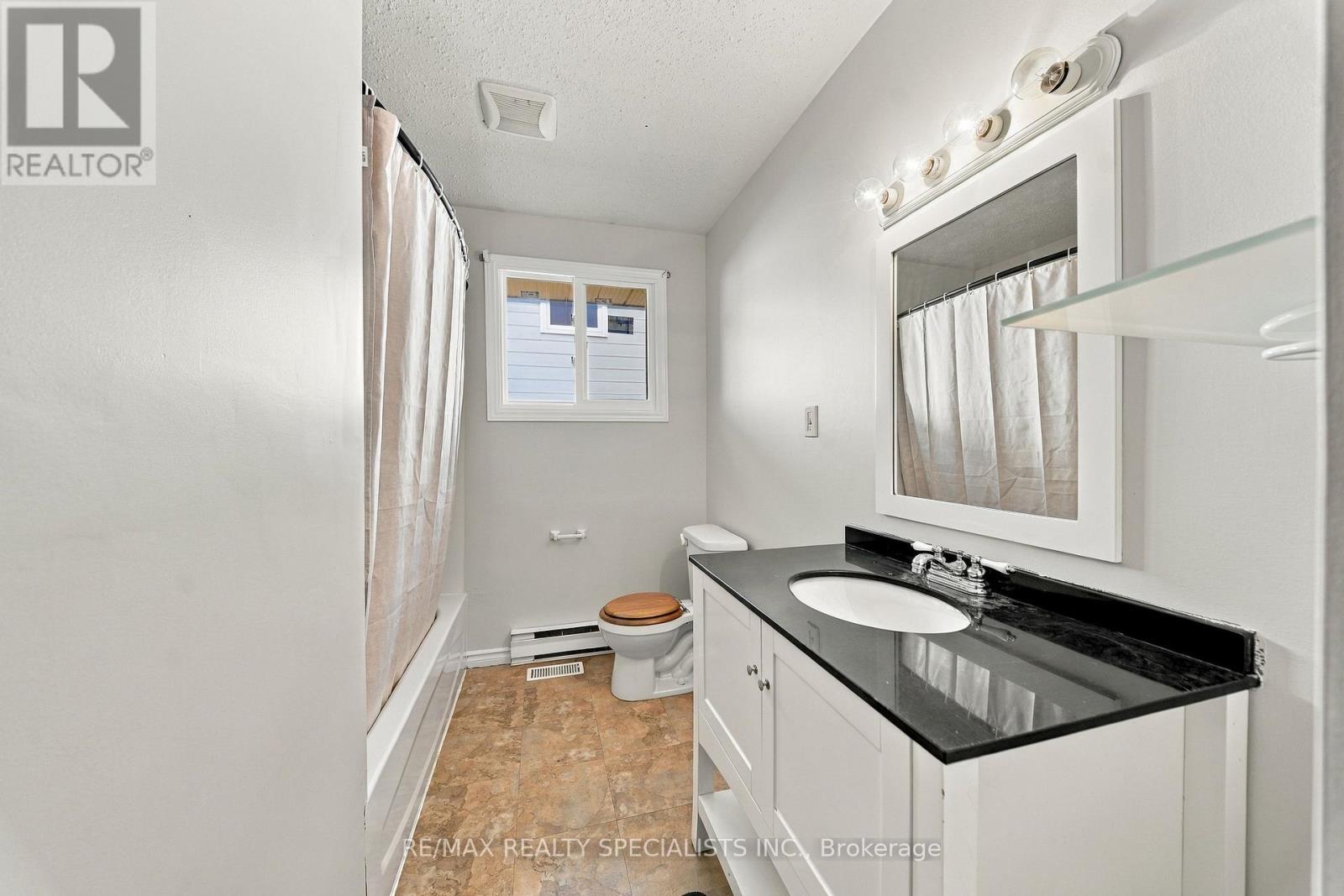 5 Van Alstine Drive — photo 16