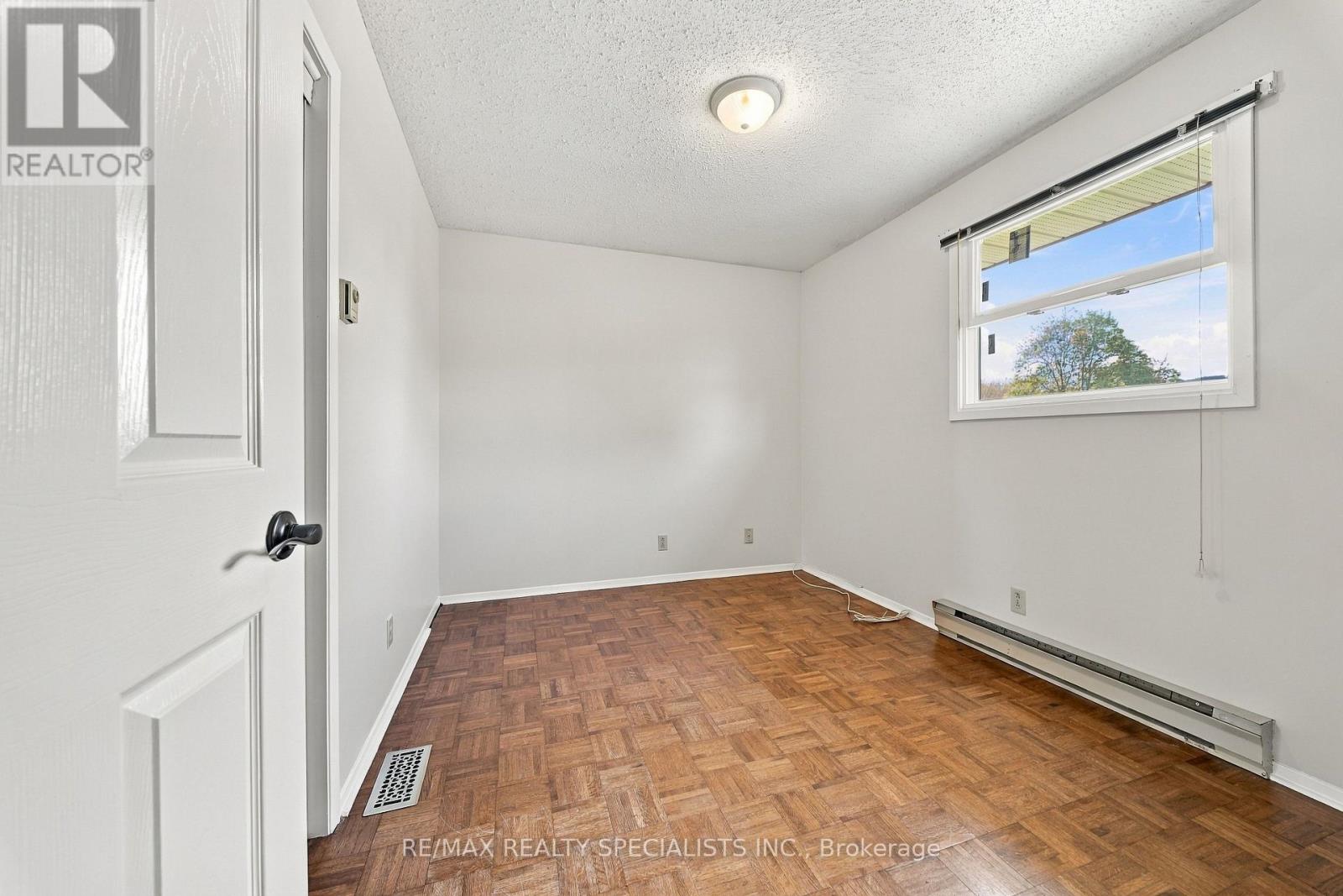 5 Van Alstine Drive — photo 22
