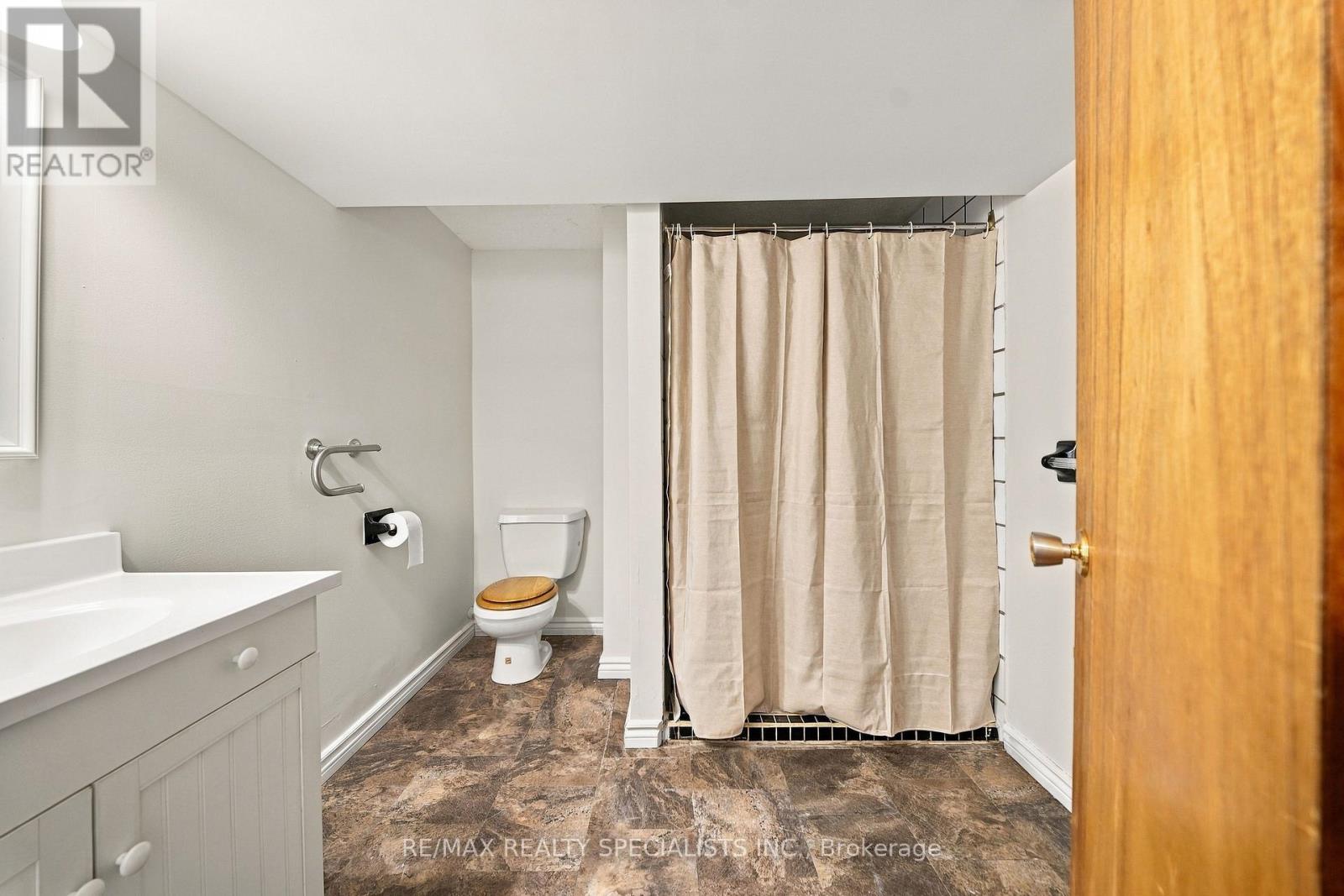 5 Van Alstine Drive — photo 31