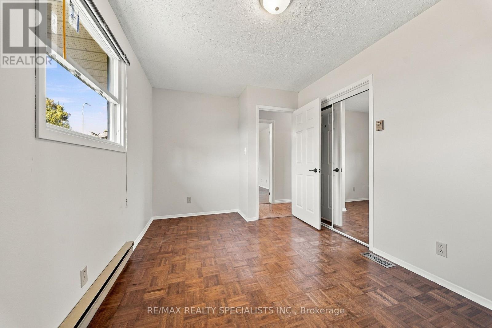 5 Van Alstine Drive — photo 23