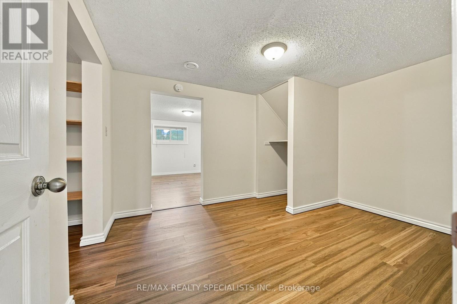 5 Van Alstine Drive — photo 27