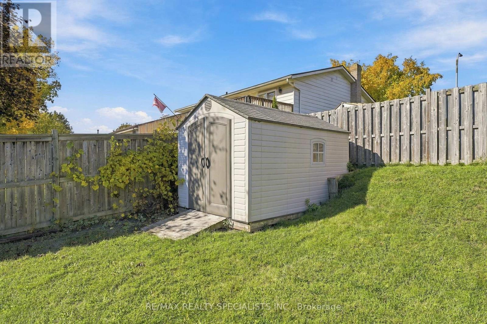 5 Van Alstine Drive — photo 35