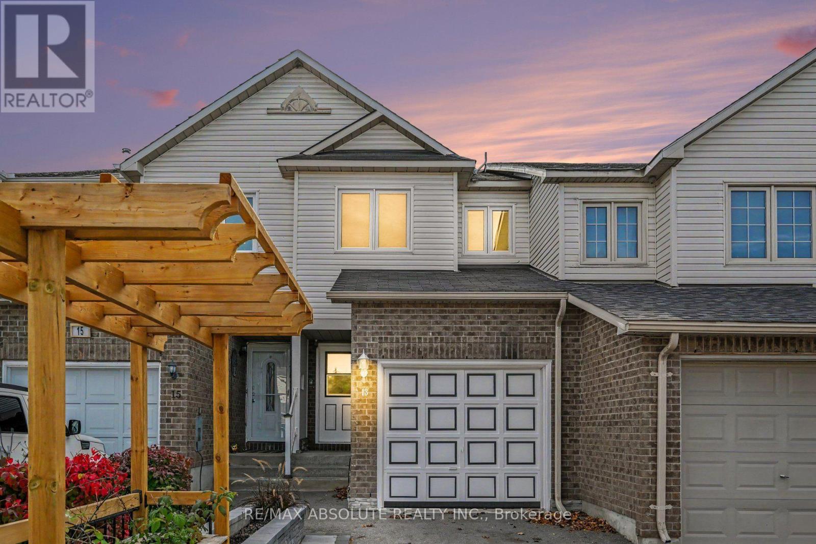 13 Spruce Crescent — photo 33