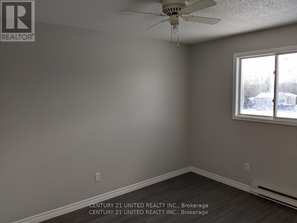 538 Crystal Drive, Peterborough, ON photo 17