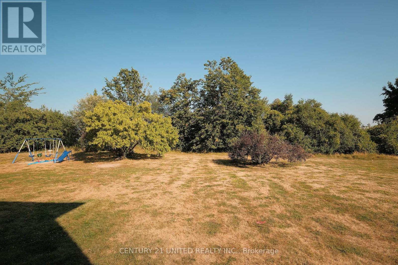 546 Crystal Drive, Peterborough, ON photo 5