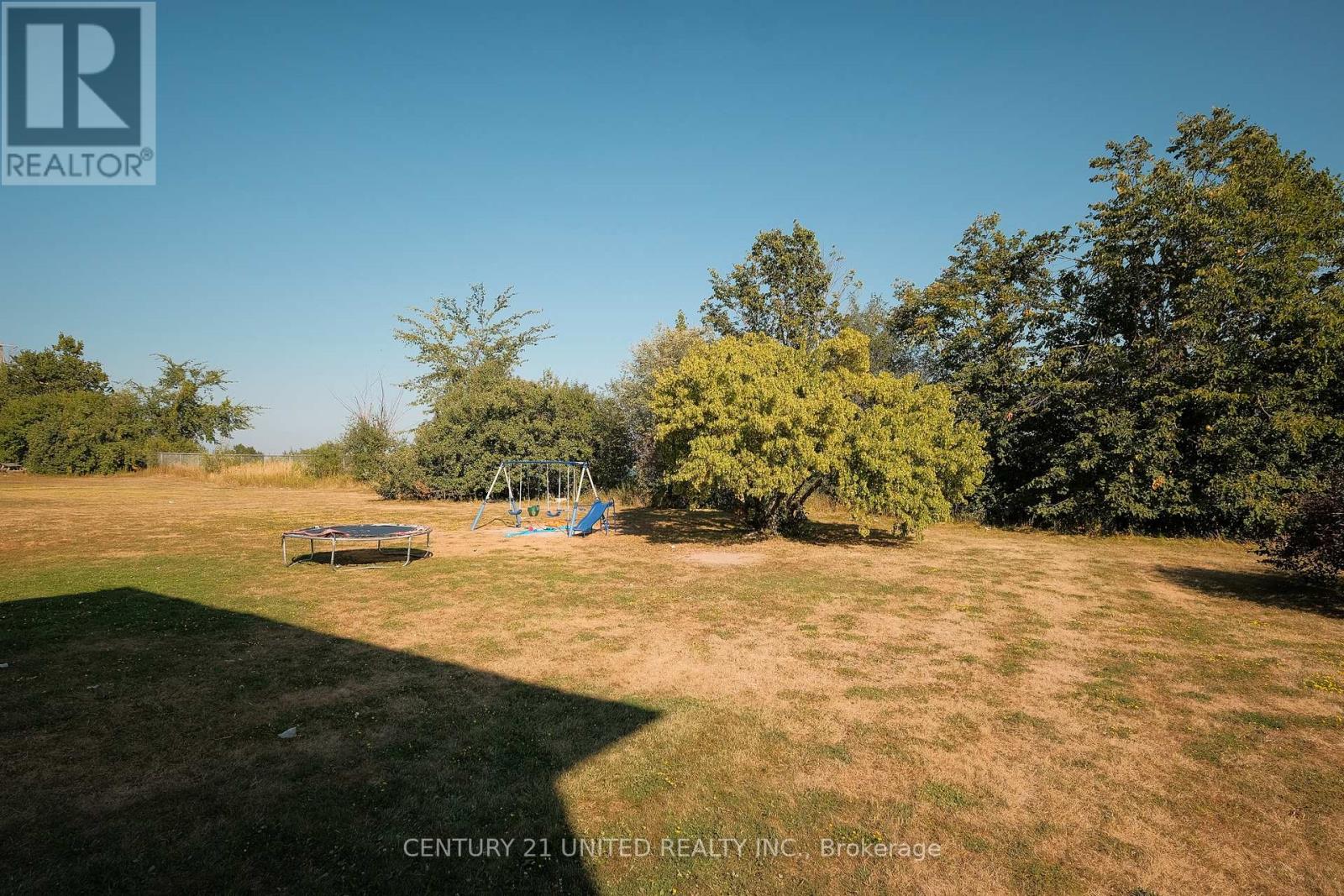 546 Crystal Drive, Peterborough, ON photo 6