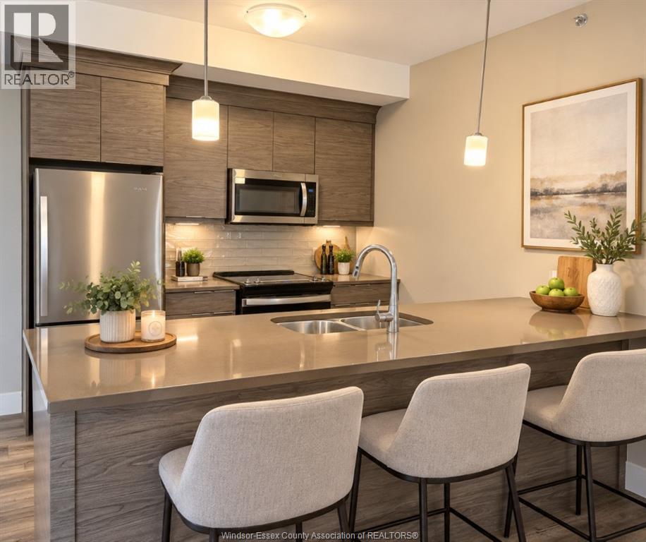 #206 728 BROWNSTONE - 2