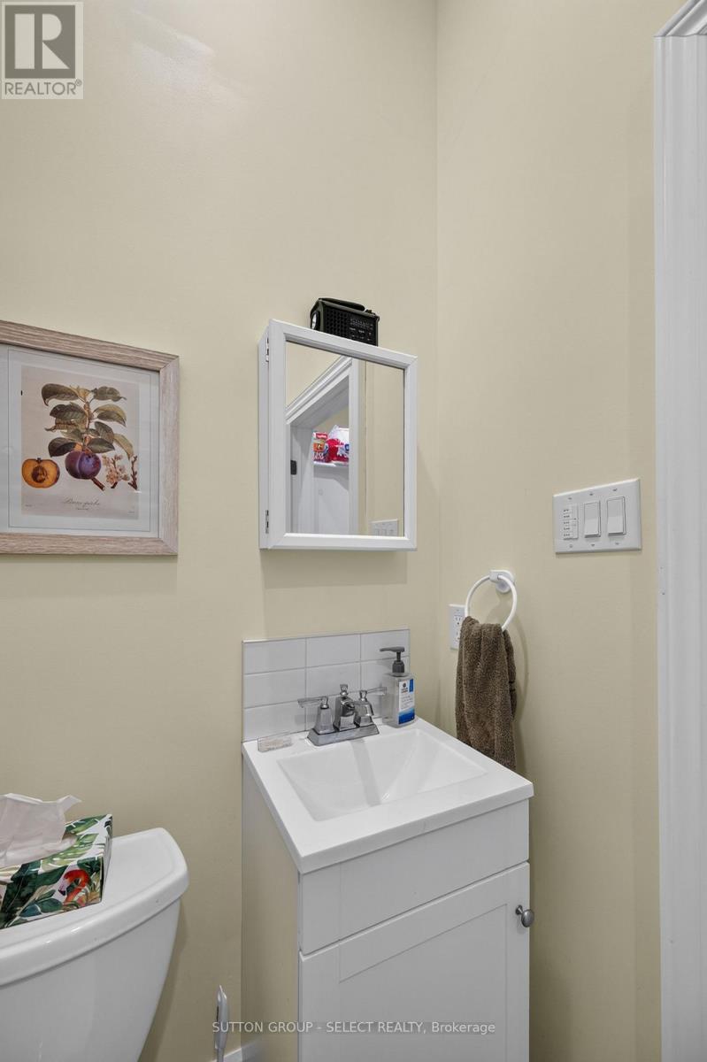 512 Piccadilly Street — photo 15