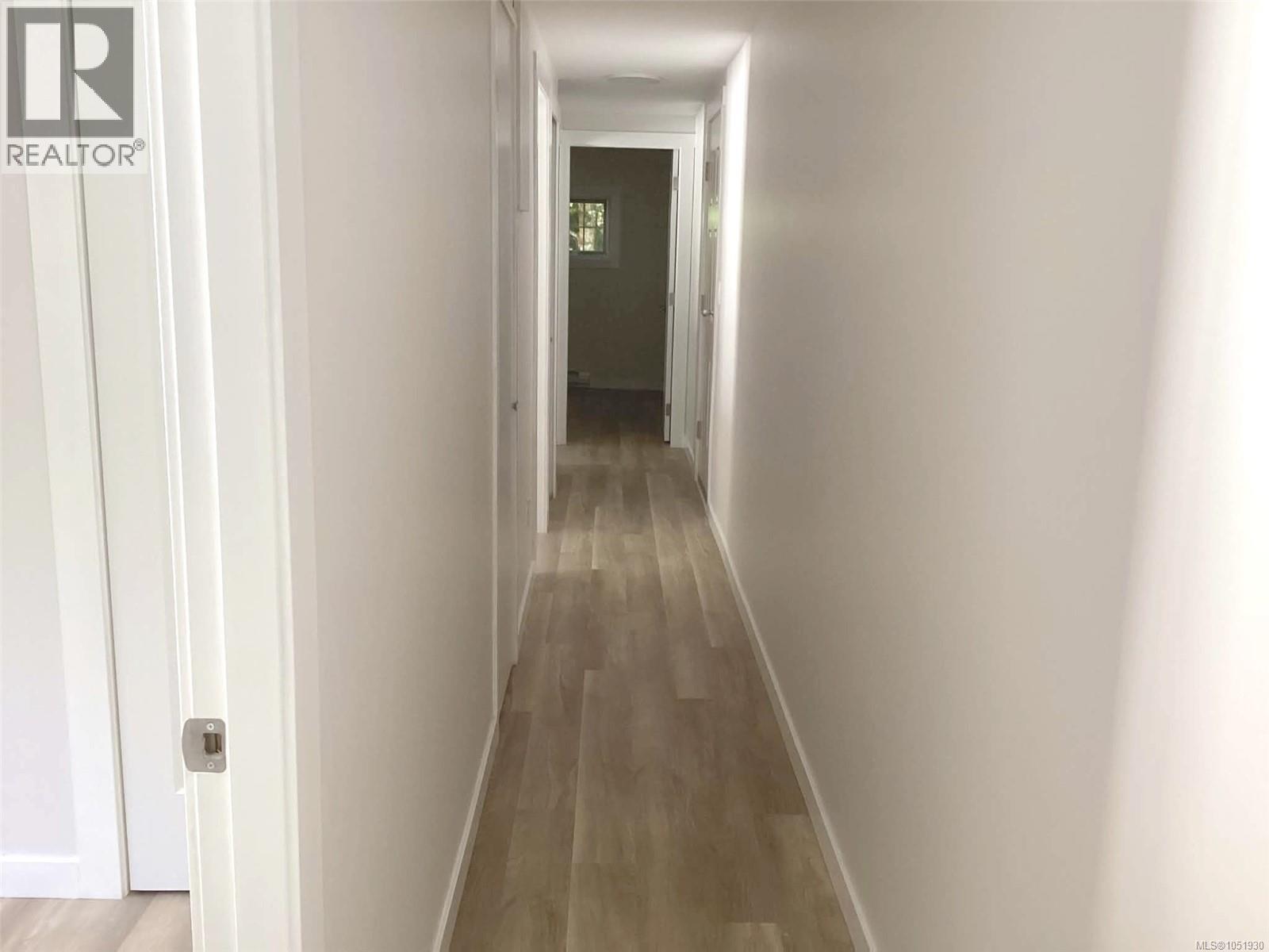 #32 2785 Wallbank Rd - 22