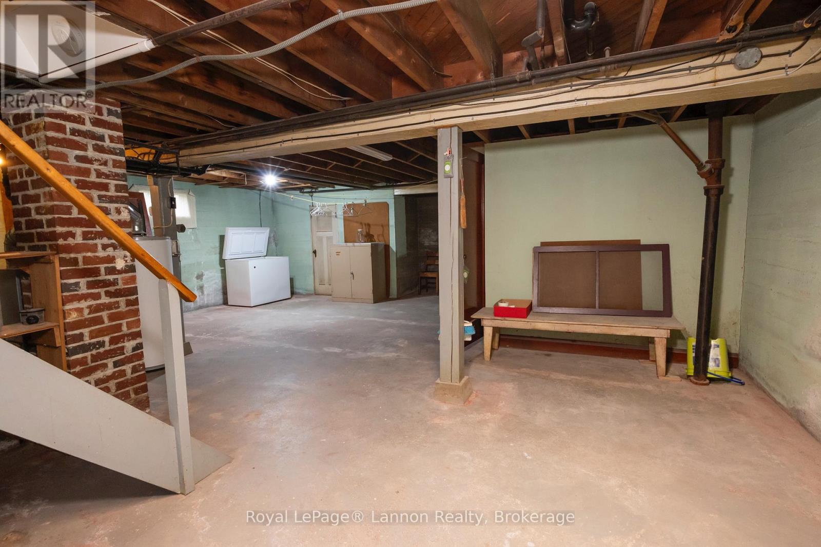 100 Hill Street South — photo 32