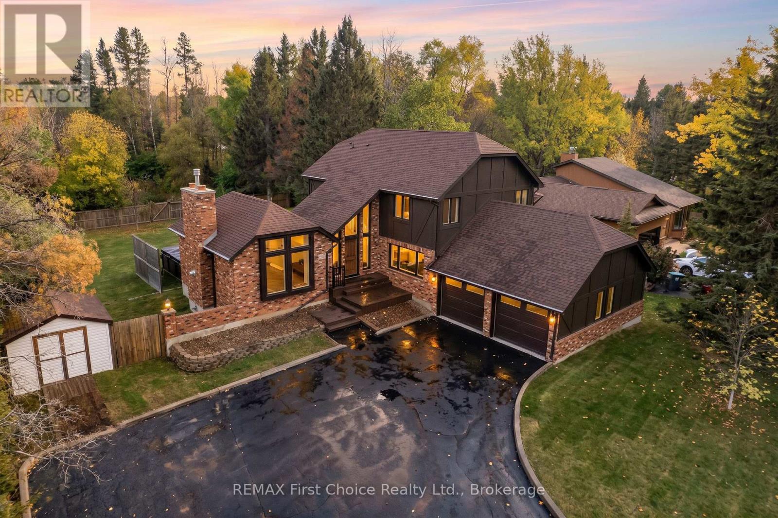 2110 WHITEGATES DRIVE, Thunder Bay (Rosslyn Road)