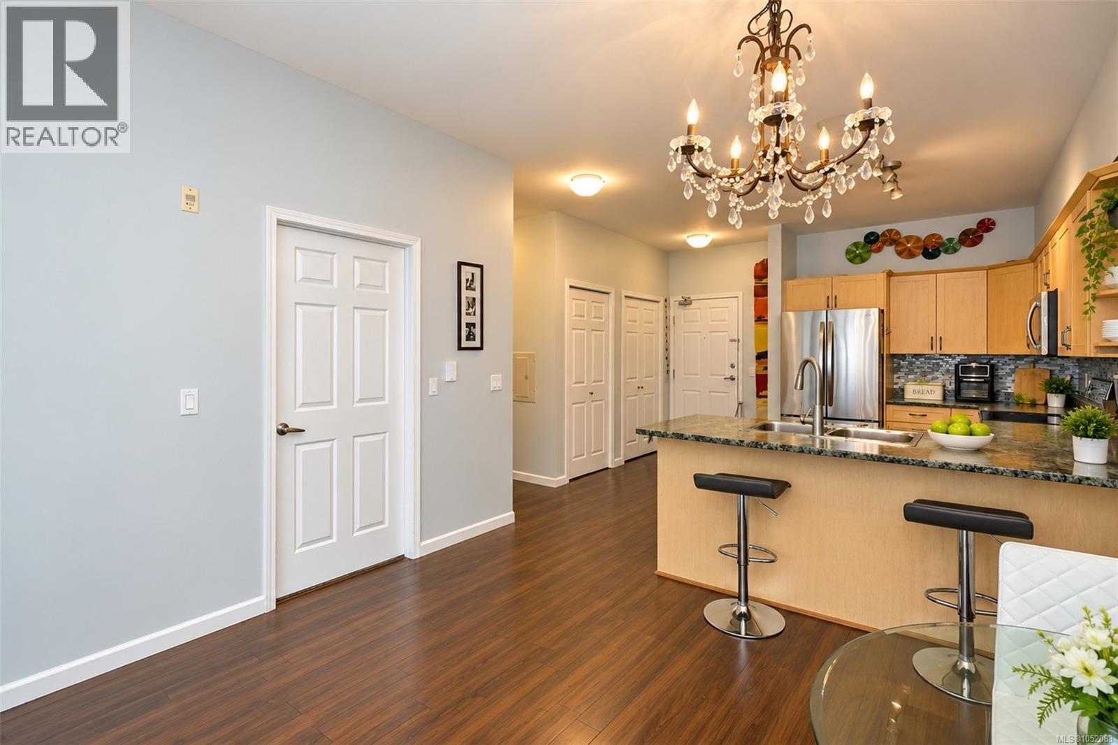 #104 360 Goldstream Ave - 18