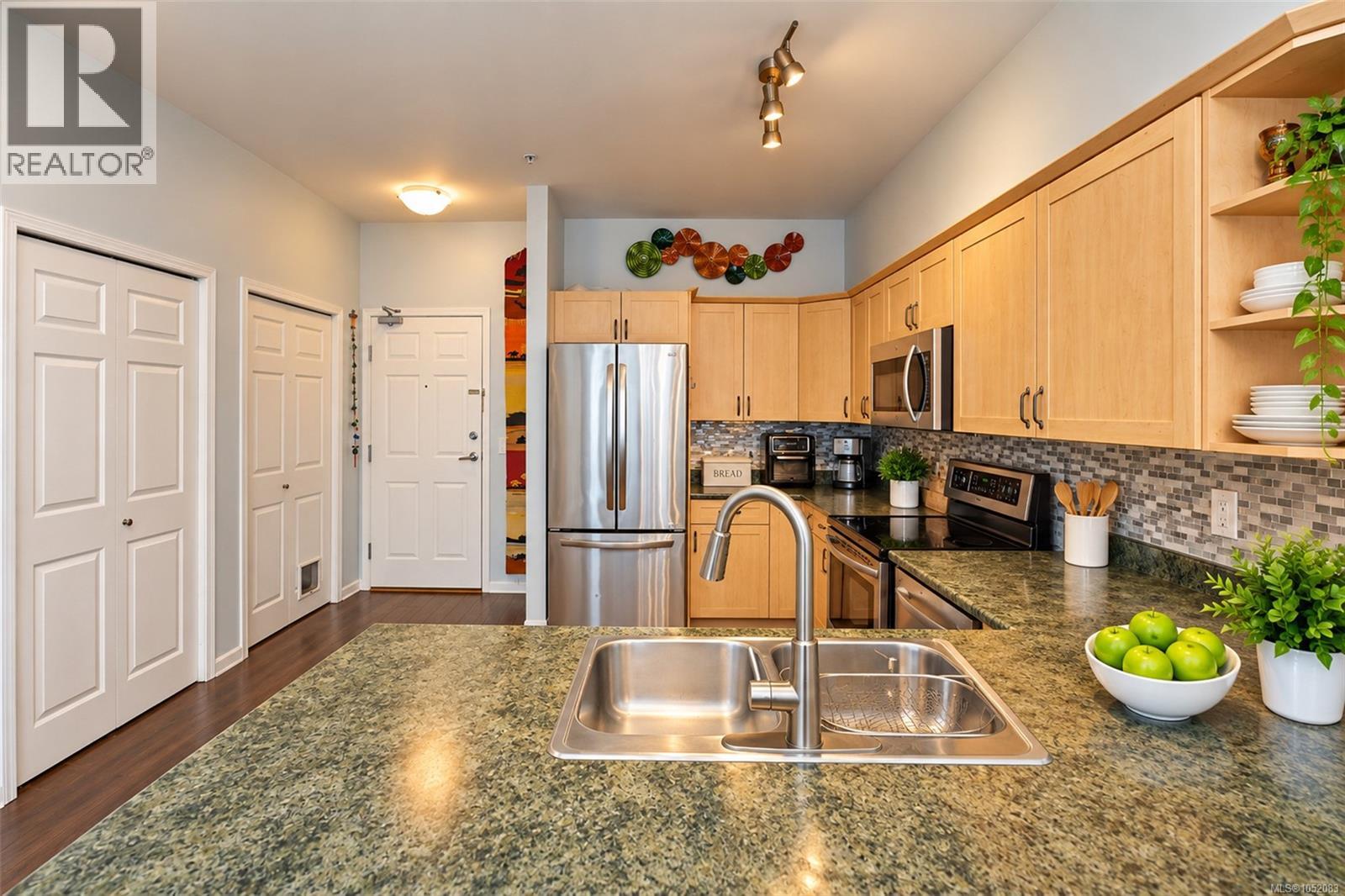 #104 360 Goldstream Ave - 8