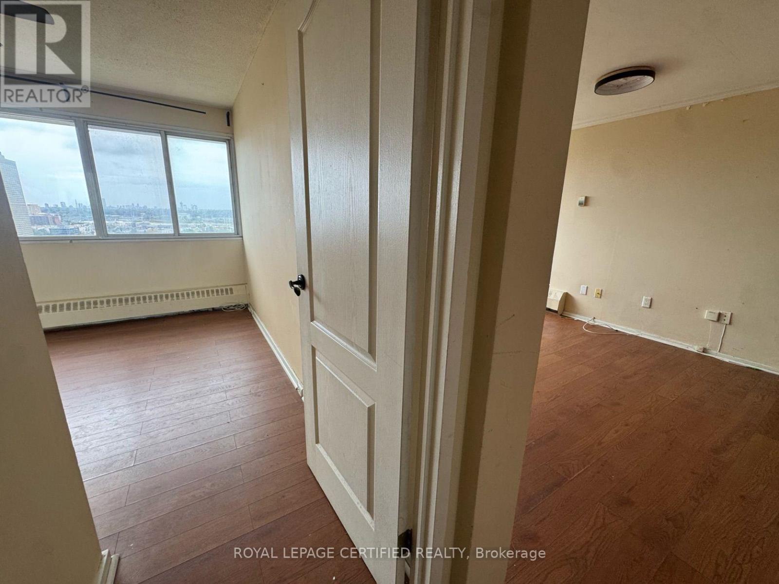 725 Don Mills Road — photo 20