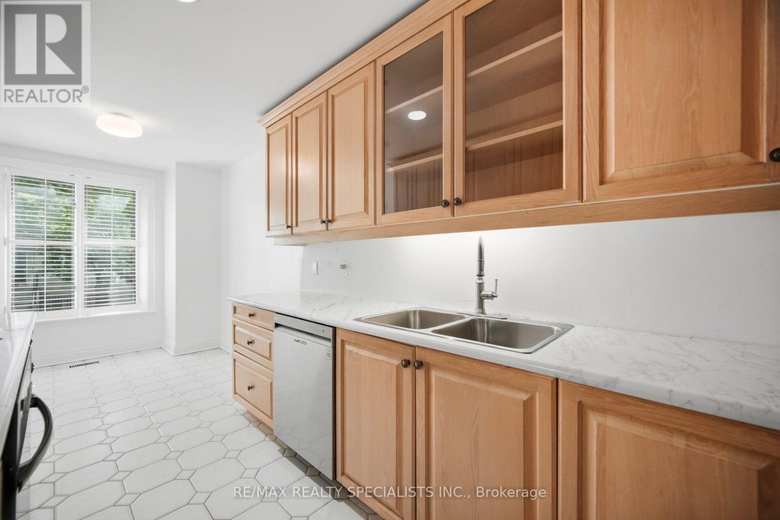246 WALMER ROAD, Toronto (Casa Loma) — photo 12