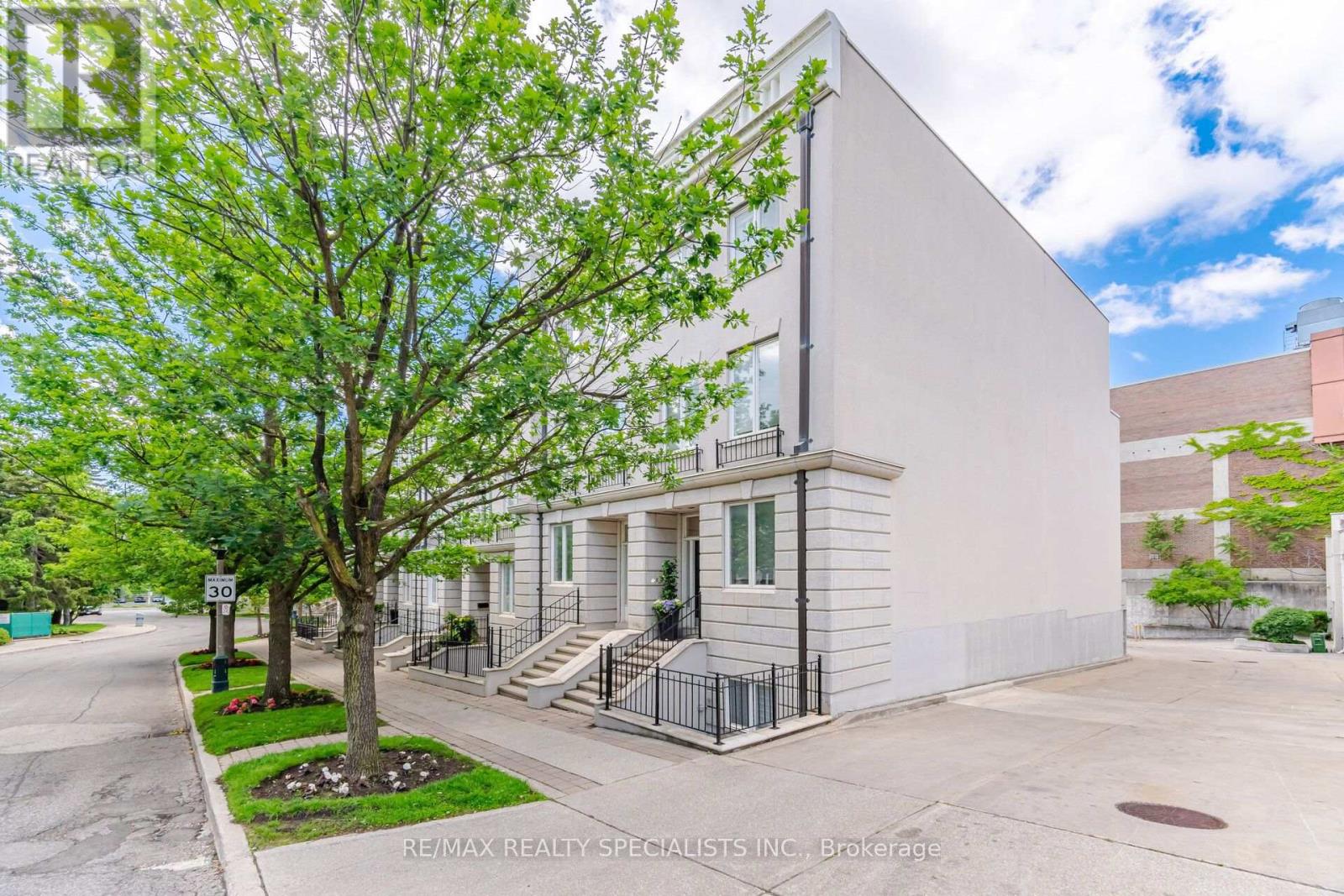 246 WALMER ROAD, Toronto (Casa Loma) — photo 2