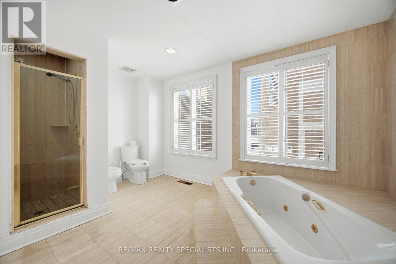 246 Walmer Road — photo 25