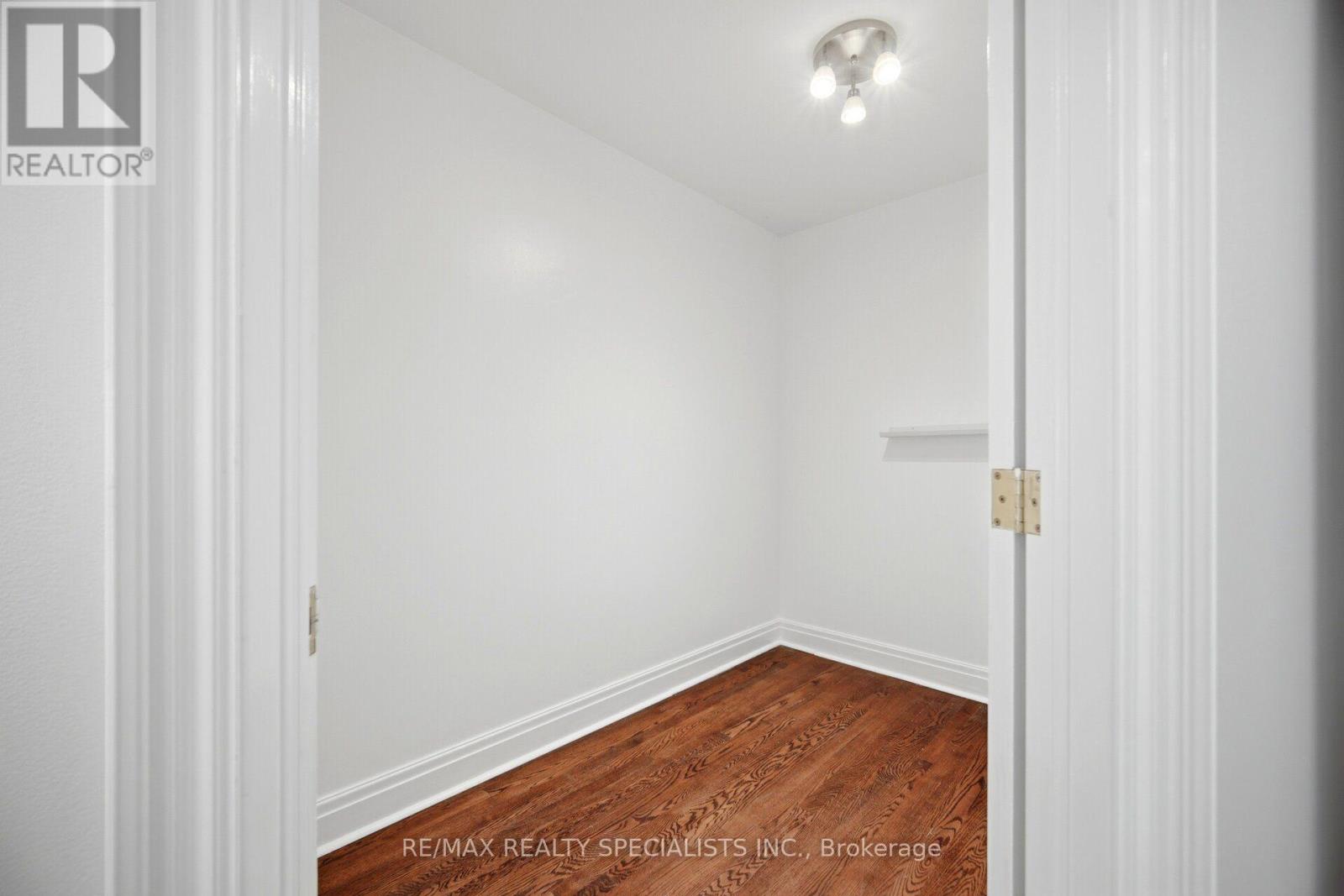 246 Walmer Road — photo 26