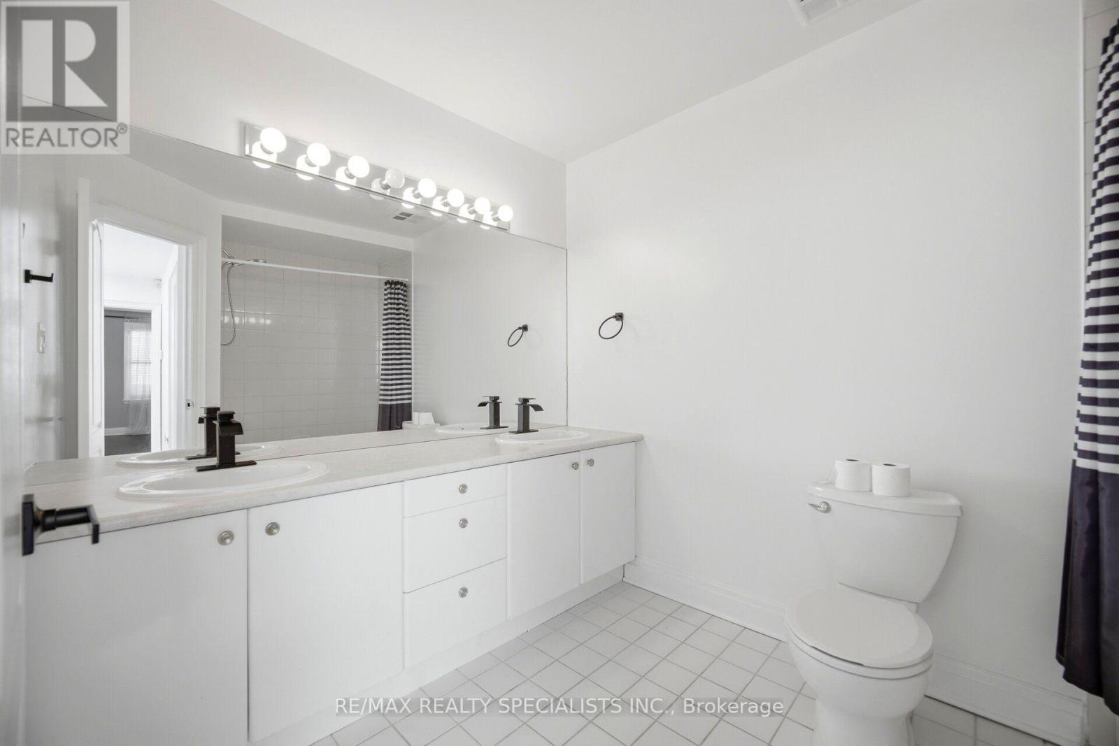 246 Walmer Road — photo 33