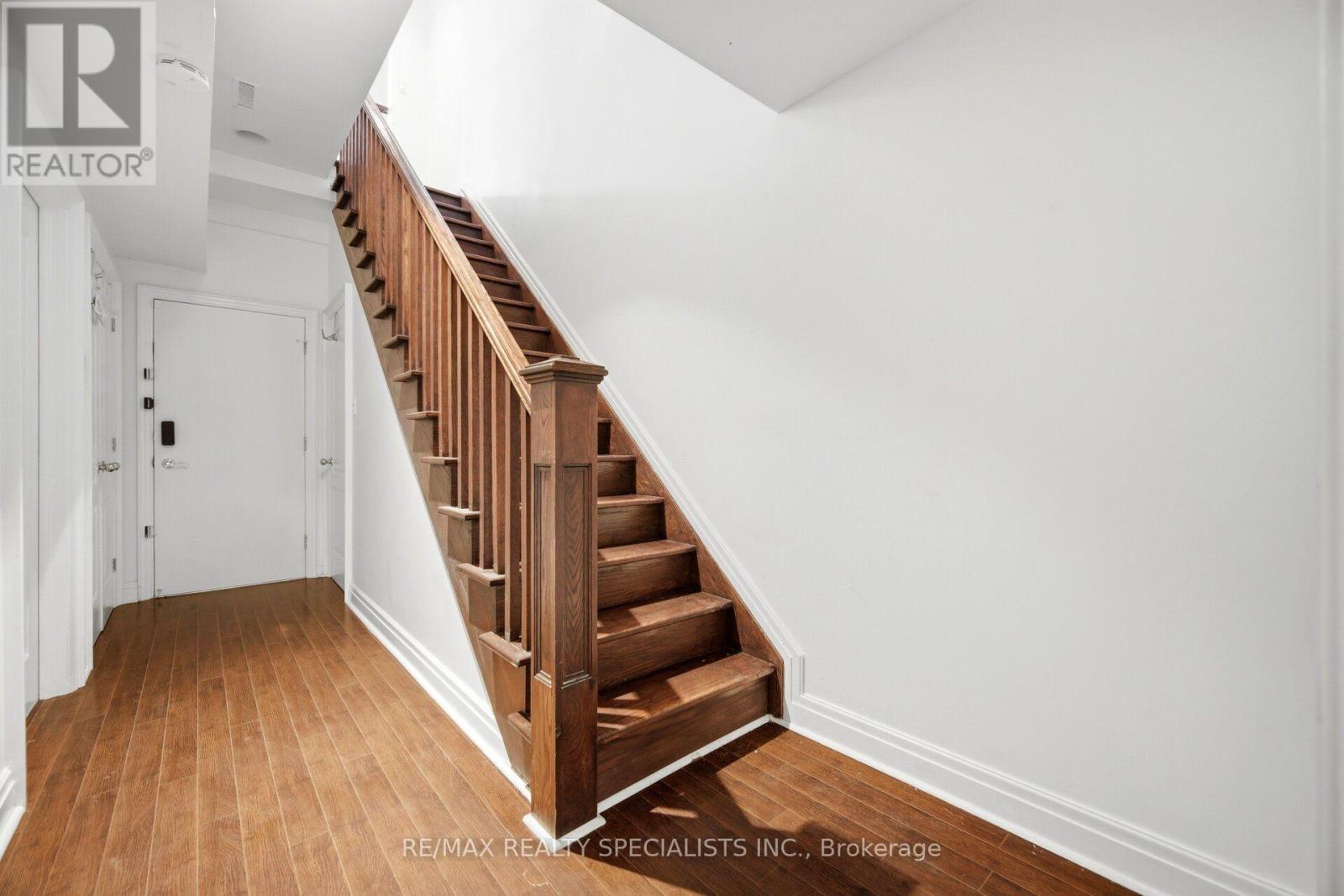 246 Walmer Road — photo 35