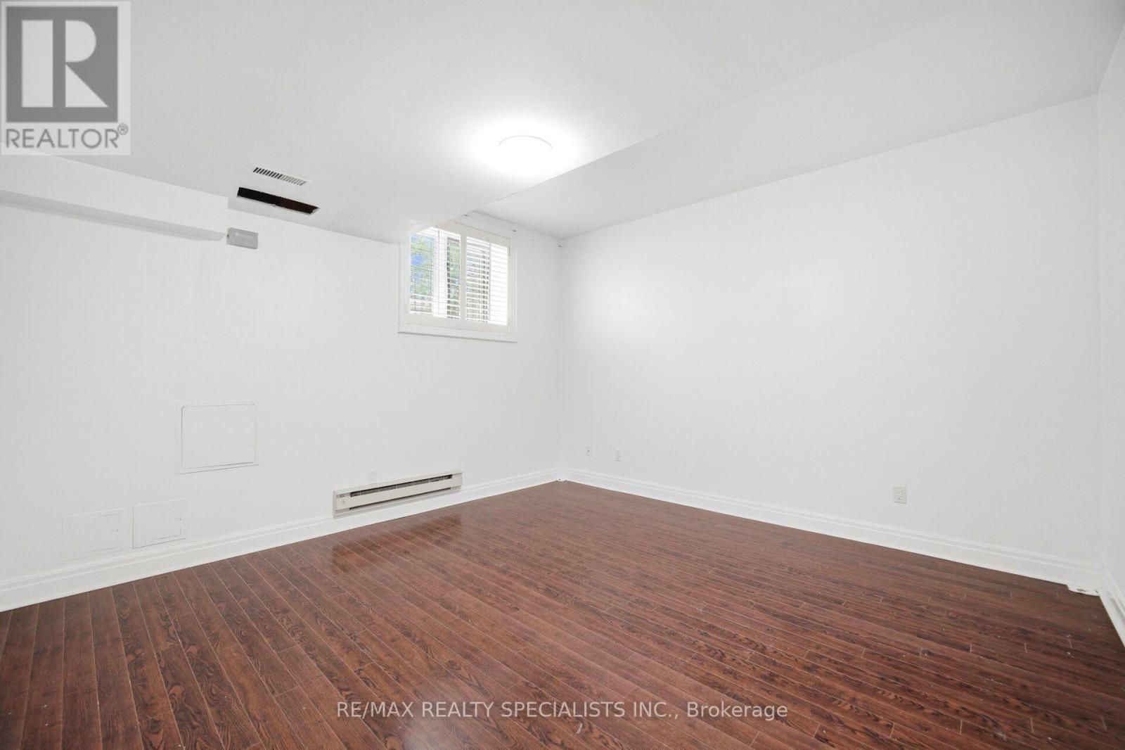 246 Walmer Road — photo 36
