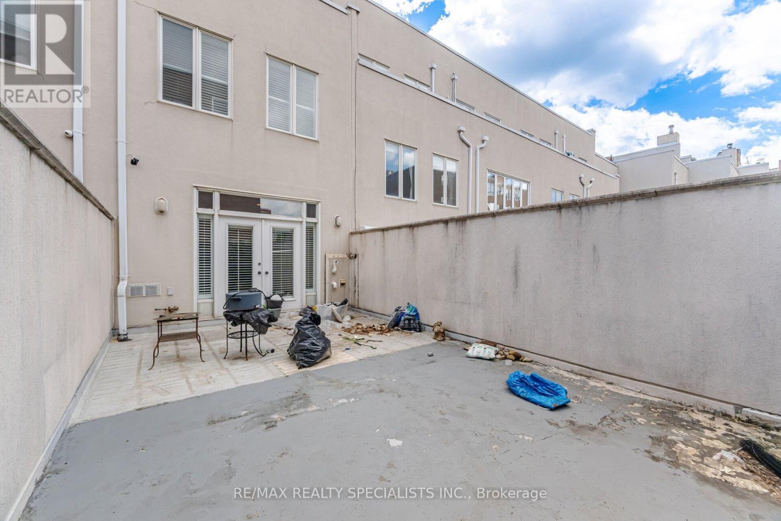 246 Walmer Road — photo 43