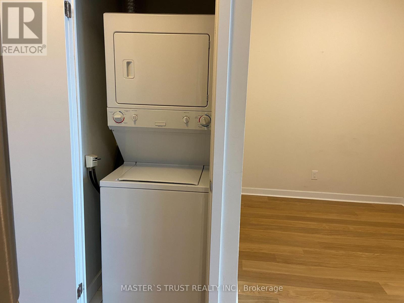 33 Bay Street — photo 13