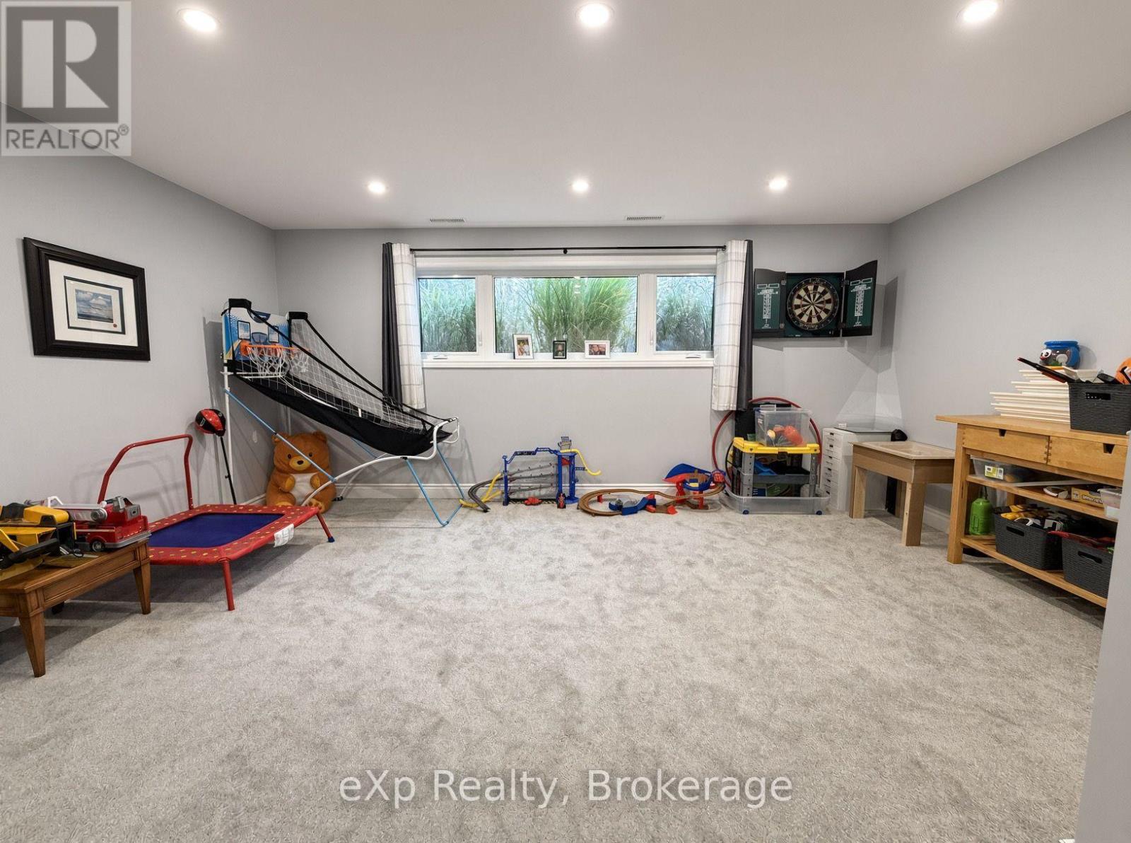 271 THOMAS STREET - 22