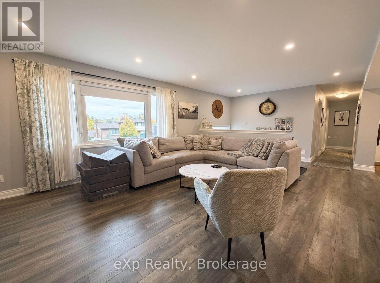 271 THOMAS STREET - 7
