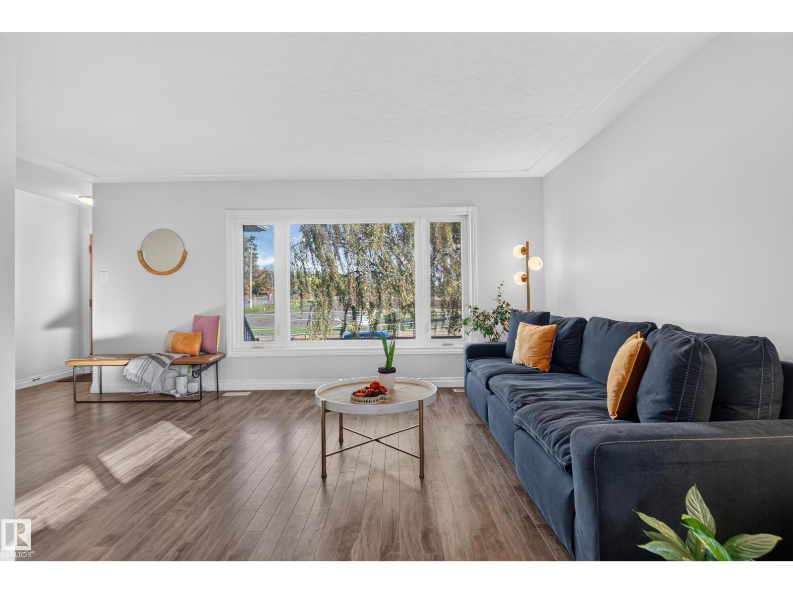 9814 79 ST NW - 5