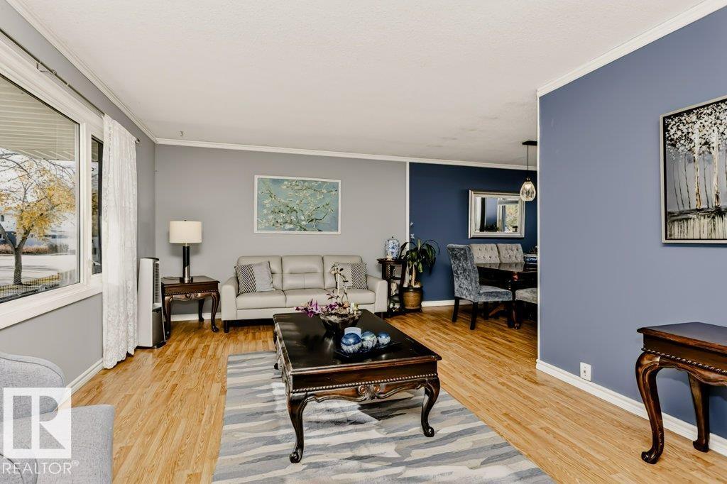 9610 93 AV - 35