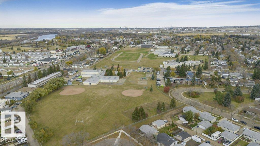 9610 93 AV - 55