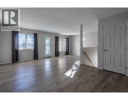 Bedroom - 5, 5 Tartan Boulevard W, Lethbridge, AB T1J5Y5 Photo 9