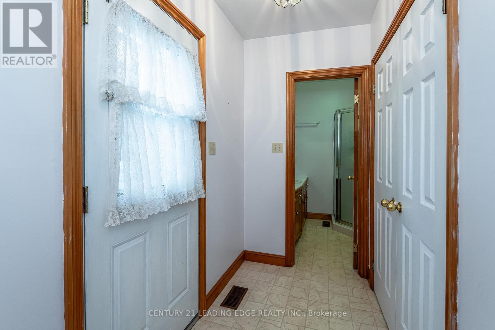 62 North Street, Georgina, ON photo 12