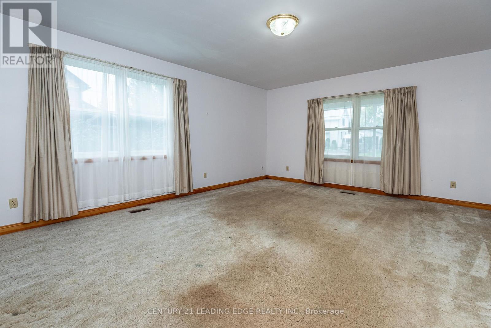 62 North Street, Georgina, ON photo 7