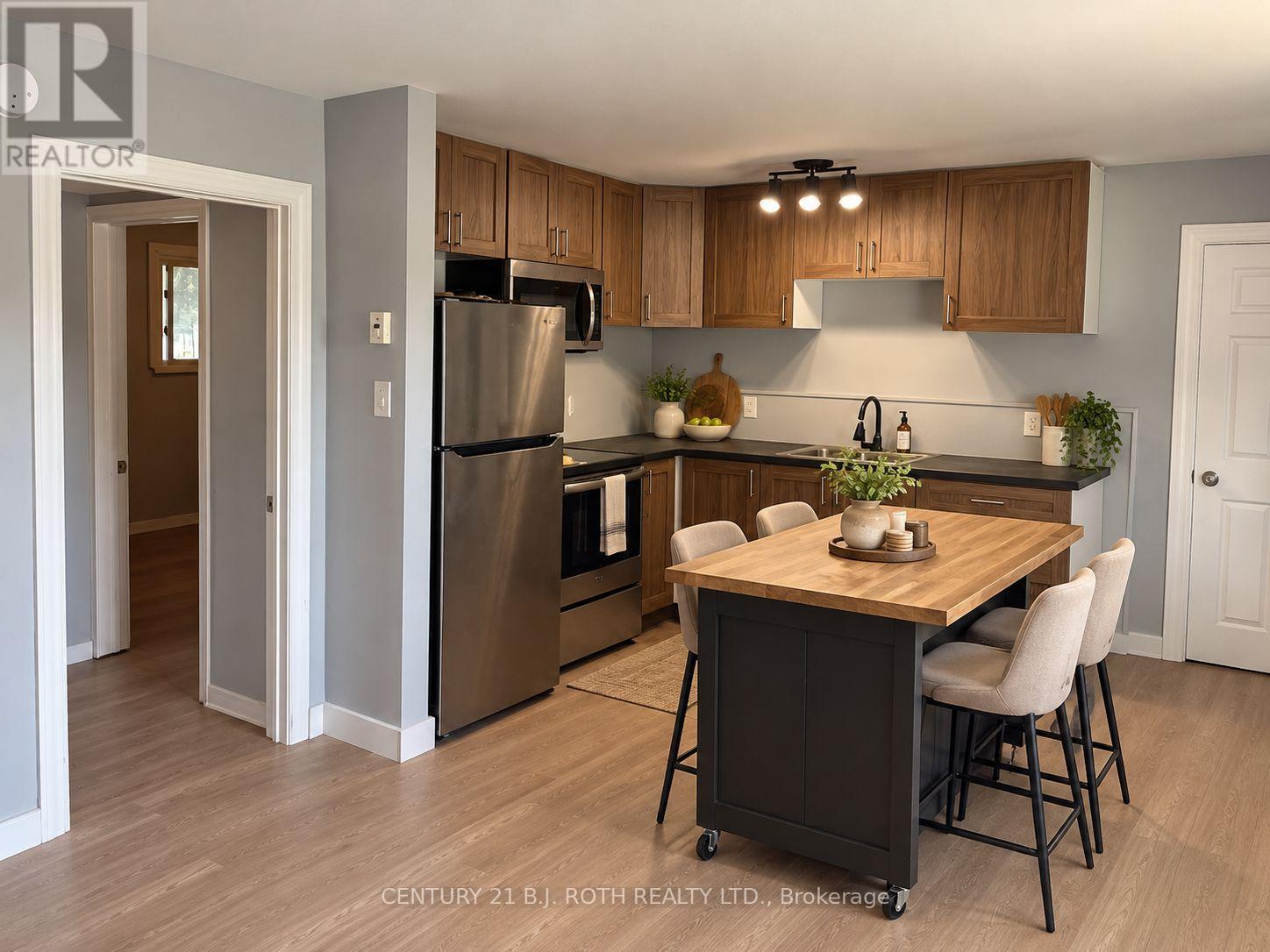 240 Clayborne Place, Orillia, ON photo 3