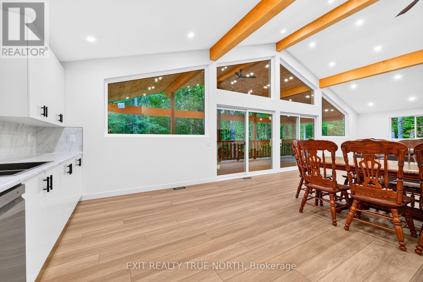 36 Pine Needles Drive, Tiny, ON photo 12