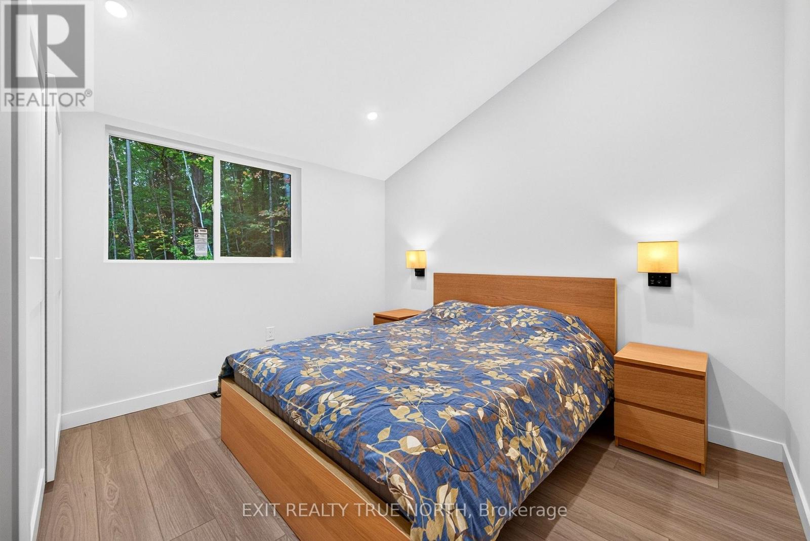 36 Pine Needles Drive, Tiny, ON photo 16