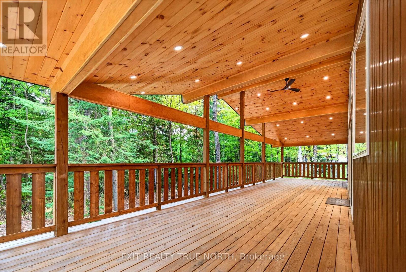 36 Pine Needles Drive, Tiny, ON photo 5
