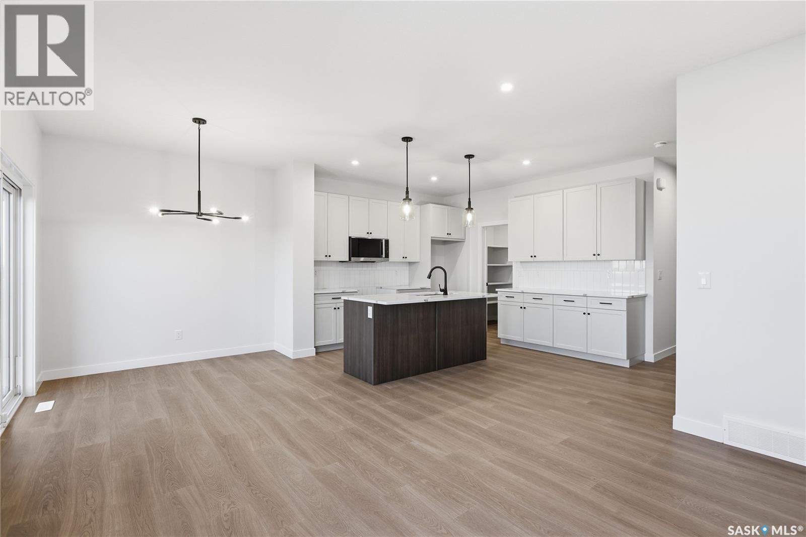 141 Emma CRESCENT - 14