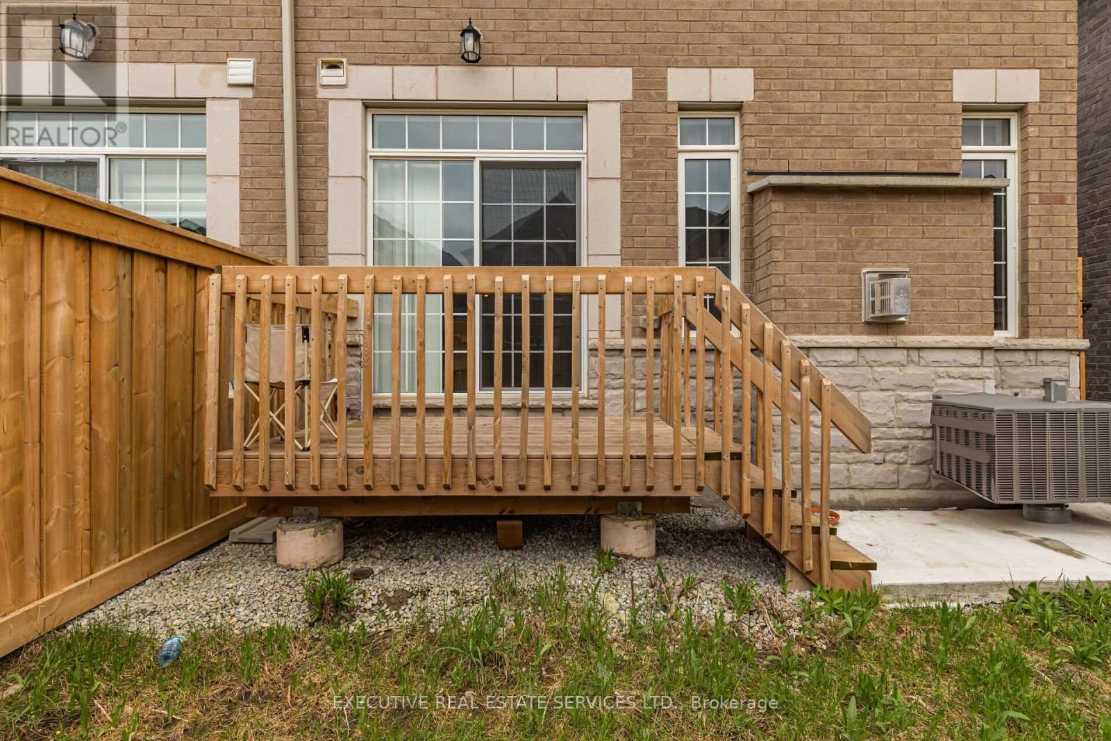 105 Branigan Crescent — photo 41