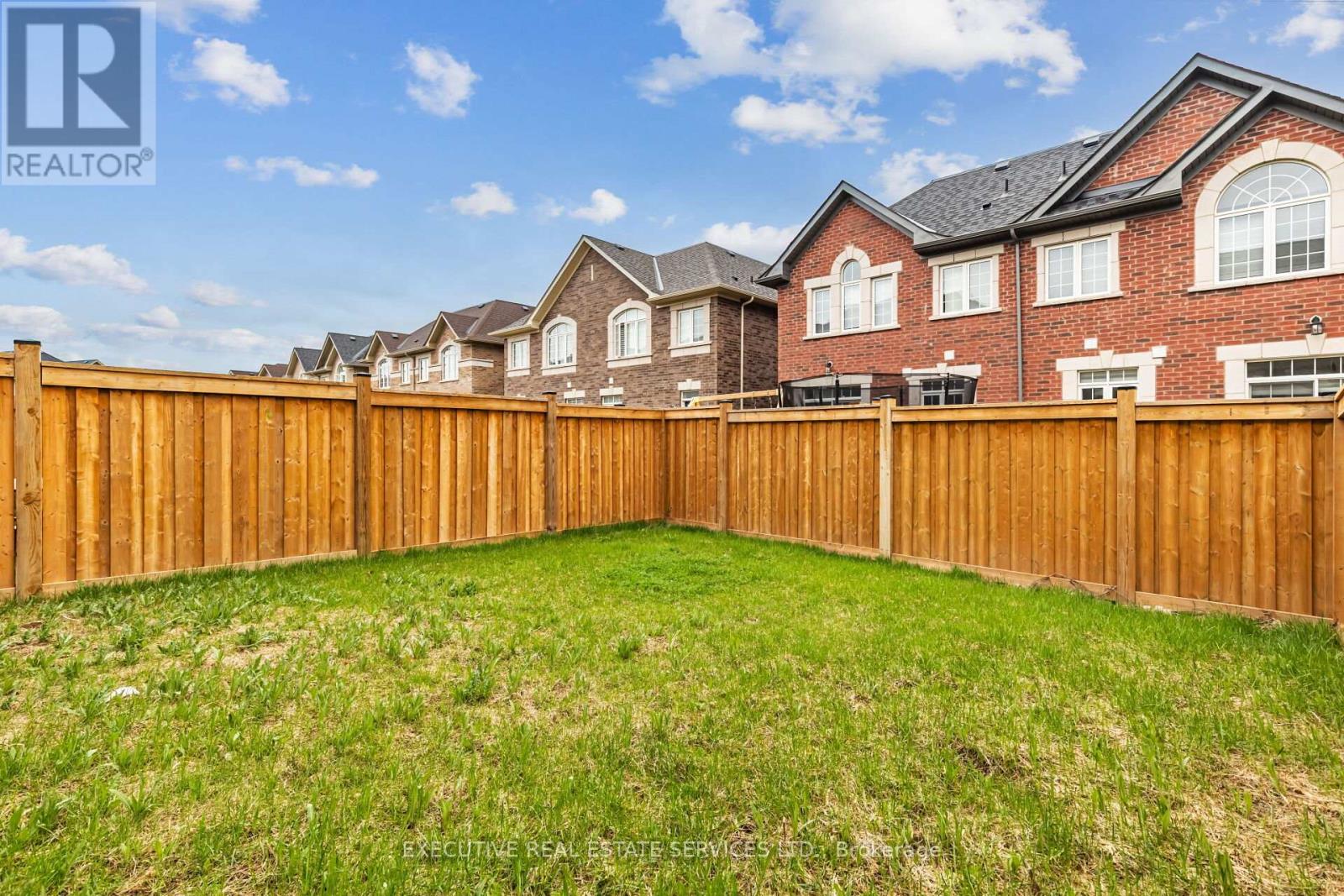 105 Branigan Crescent — photo 42