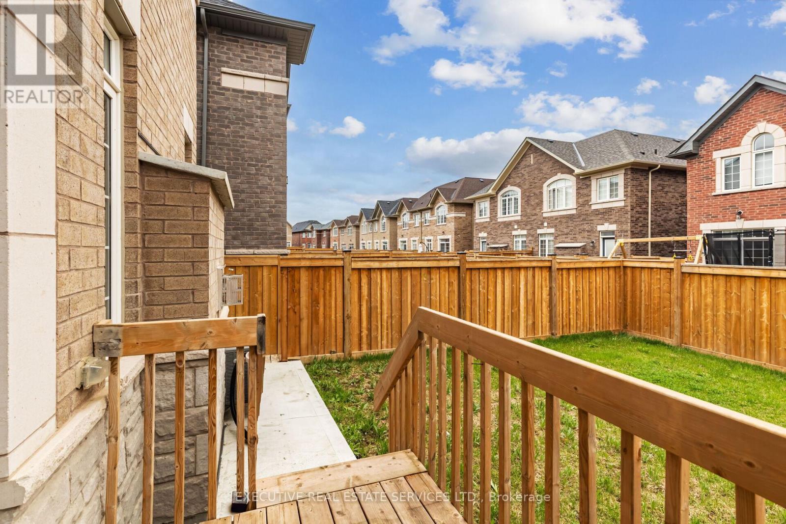 105 Branigan Crescent — photo 43