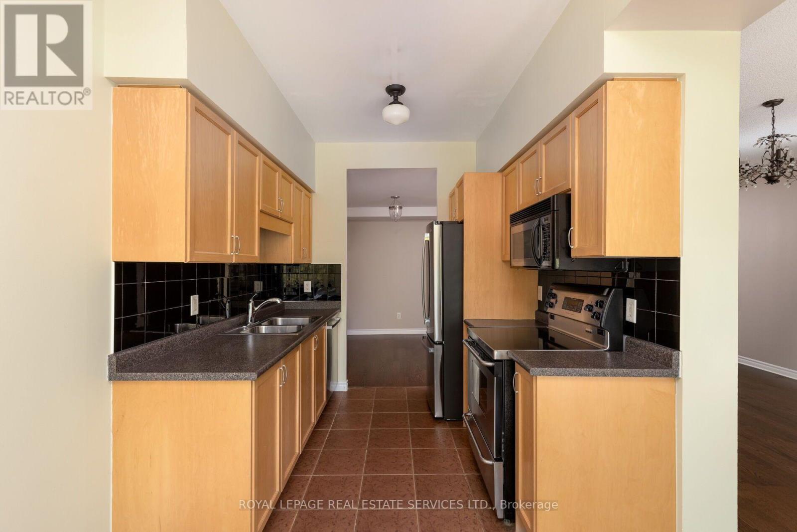 221- 5 Marine Parade Drive, Toronto, ON photo 10