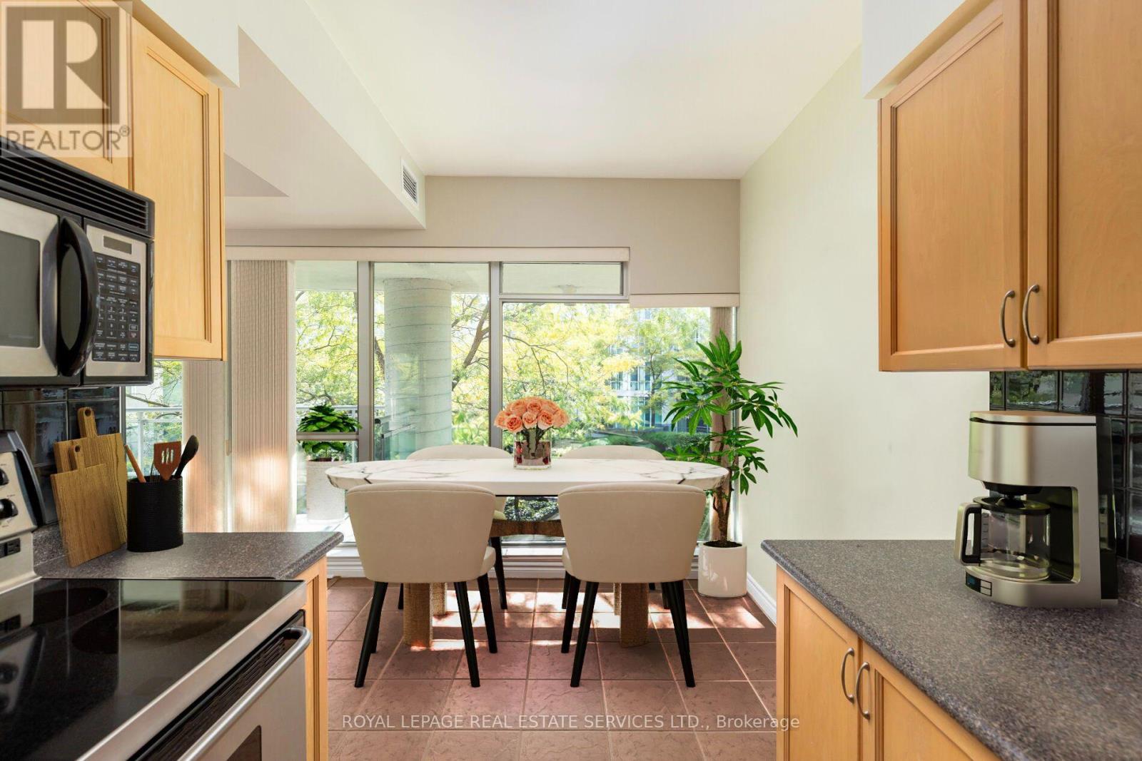 221- 5 Marine Parade Drive, Toronto, ON photo 9