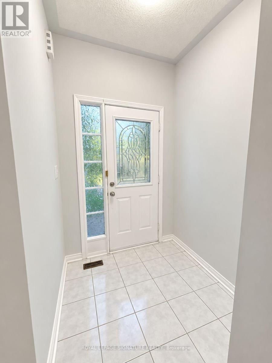 454 HUNTINGTON RIDGE DRIVE, Mississauga (Hurontario) — photo 2
