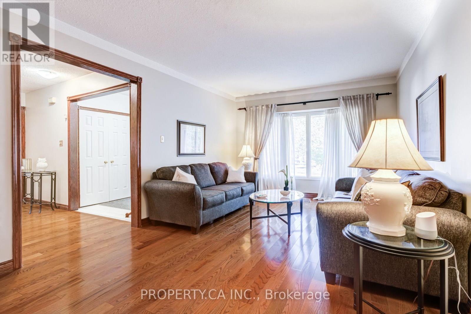 411 Freeman Crescent, Oakville, ON photo 8