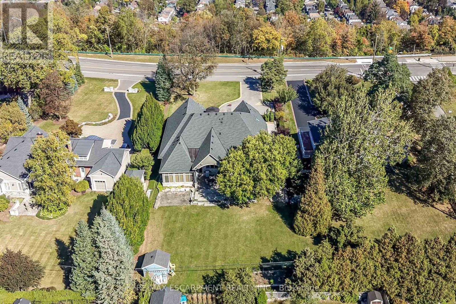 244 Mountain Brow Boulevard, Hamilton, ON photo 3